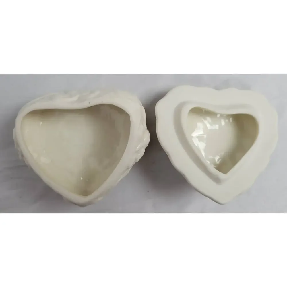 Vintage Porcelain Christmas Holly Berry Heart Ceramic Jewelry Box